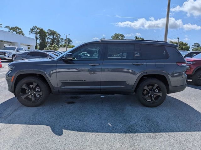 Used 2022 Gray Jeep Limited image 6