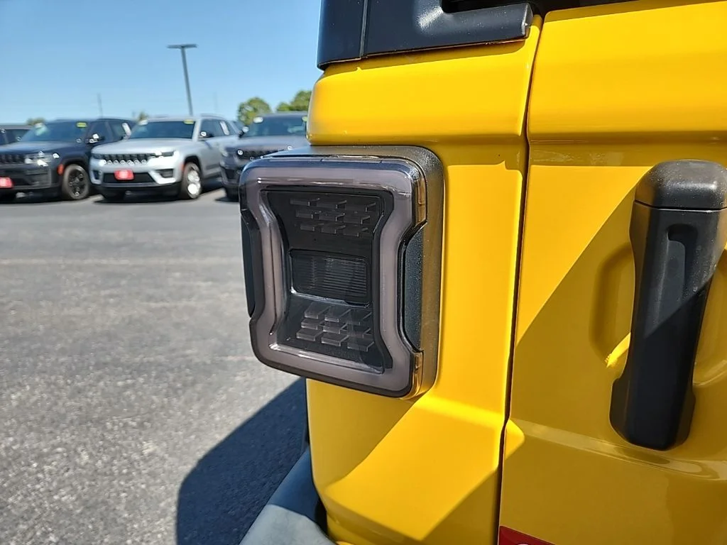 Used 2020  Jeep Unlimited Sport S image 43