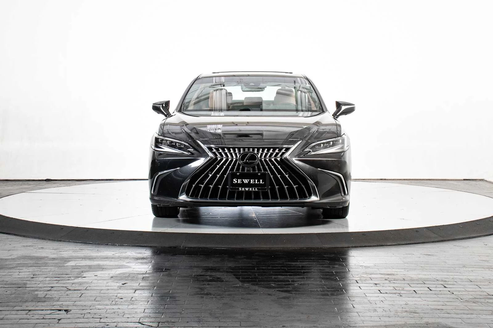 Certified Used 2023 Caviar Lexus Ultra Luxury image 9