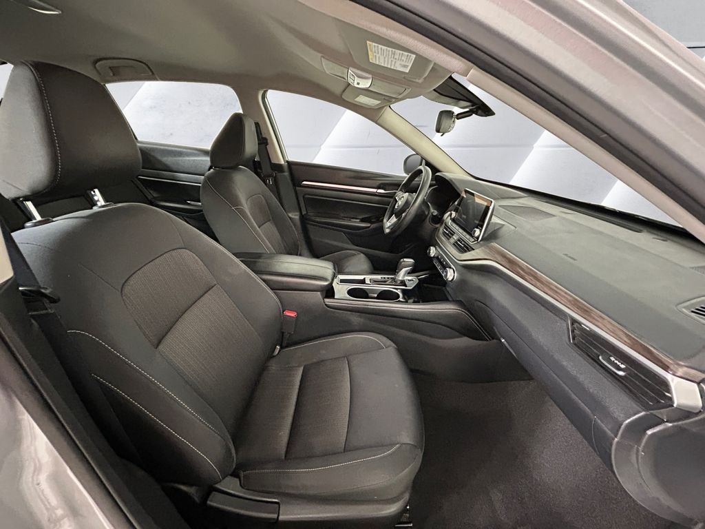 Used 2023 Silver Nissan 2.5 SV image 13