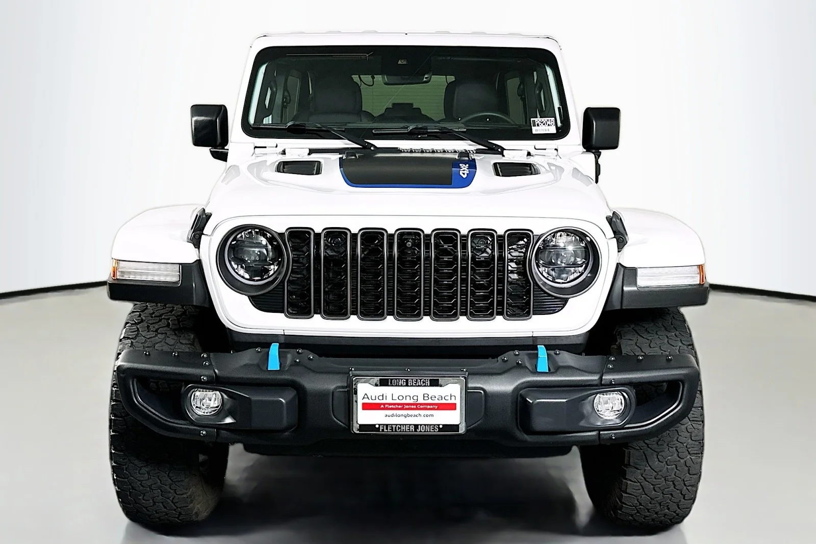 Used 2024 Bright White Clearcoat Jeep Rubicon X image 2