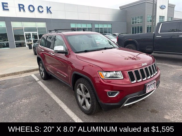 Used 2015 Red Jeep Limited image 3