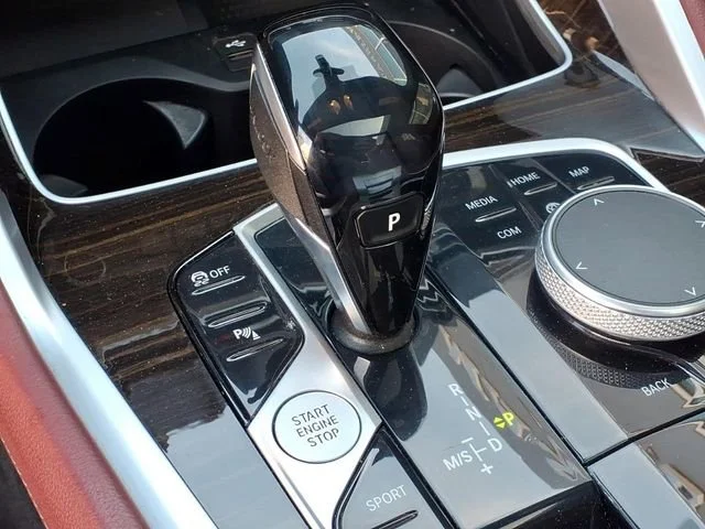 Used 2021  BMW xDrive40i image 16