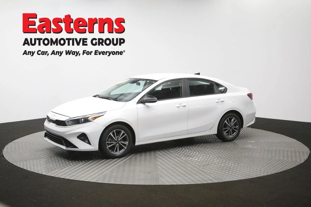Used 2022 White Kia LXS image 56