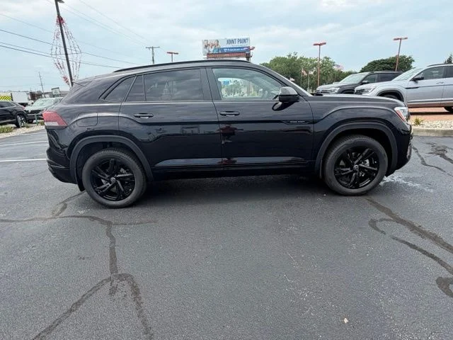 New 2026 Deep Black Pearl Volkswagen 2.0T SEL R-Line Black image 9