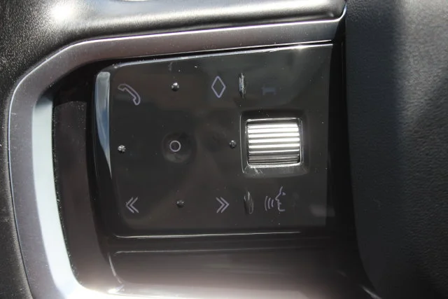 Used 2022 White Land Rover S image 12
