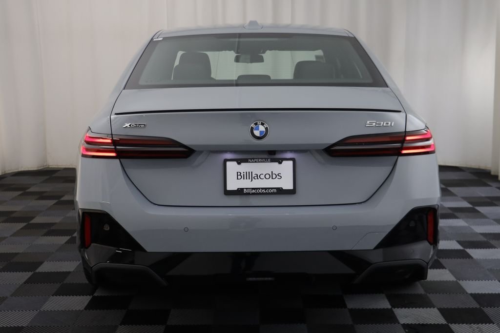 New 2026 Brooklyn Grey Metallic BMW 530i xDrive image 17