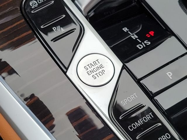 New 2026 White BMW xDrive40i image 28
