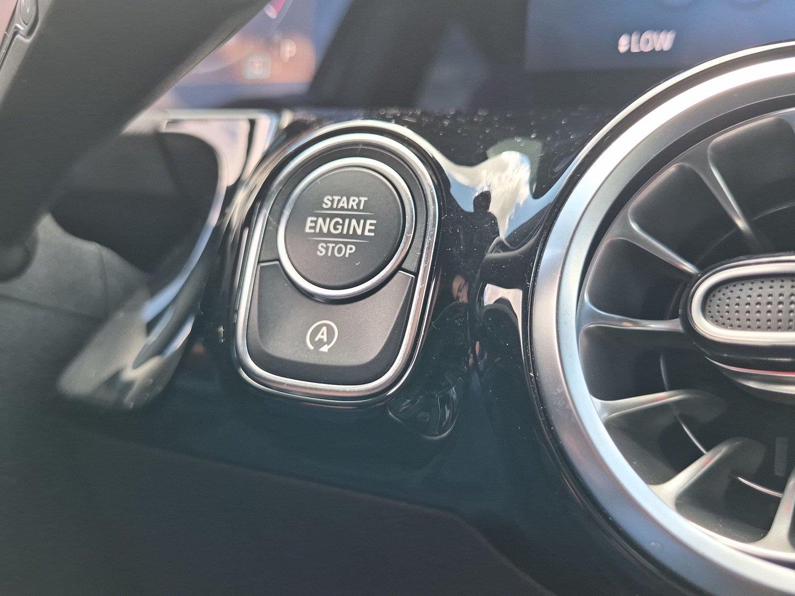 Used 2025 Mountain Grey Metallic Mercedes-Benz GLA 250 image 29