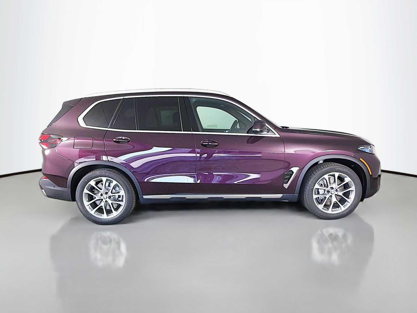 New 2026 Mora Metallic BMW xDrive50e image 8