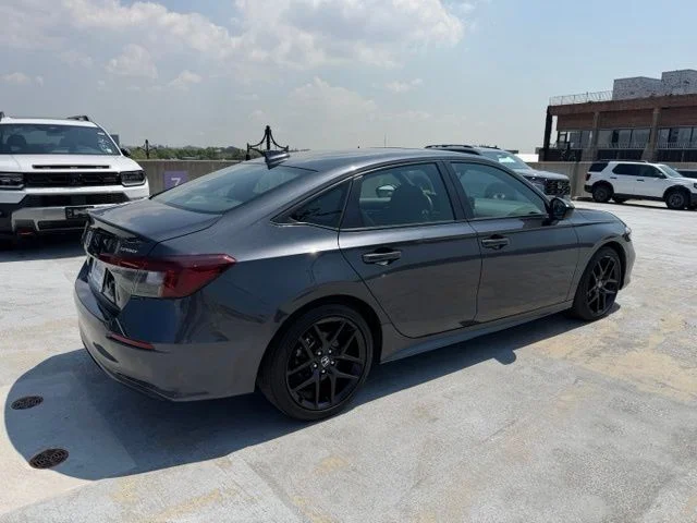 Used 2025  Honda Sport image 7