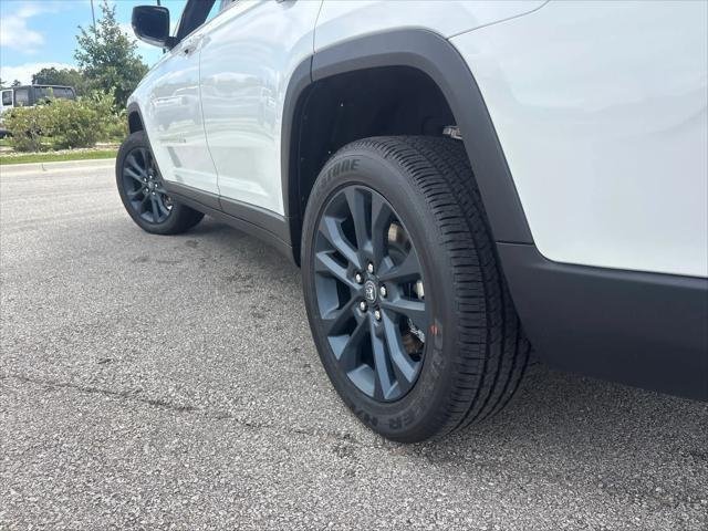 New 2026 Bright White Clear-Coat Exterior Paint Jeep 85th Anniversary image 7