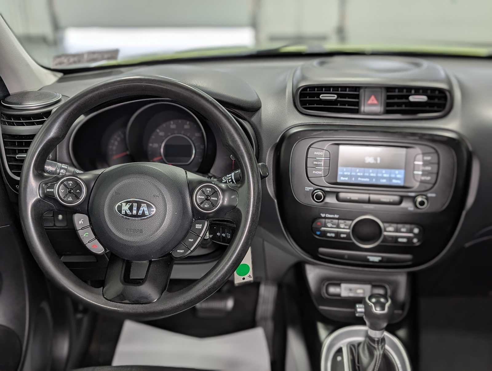 Used 2017 Alien II Kia + image 5