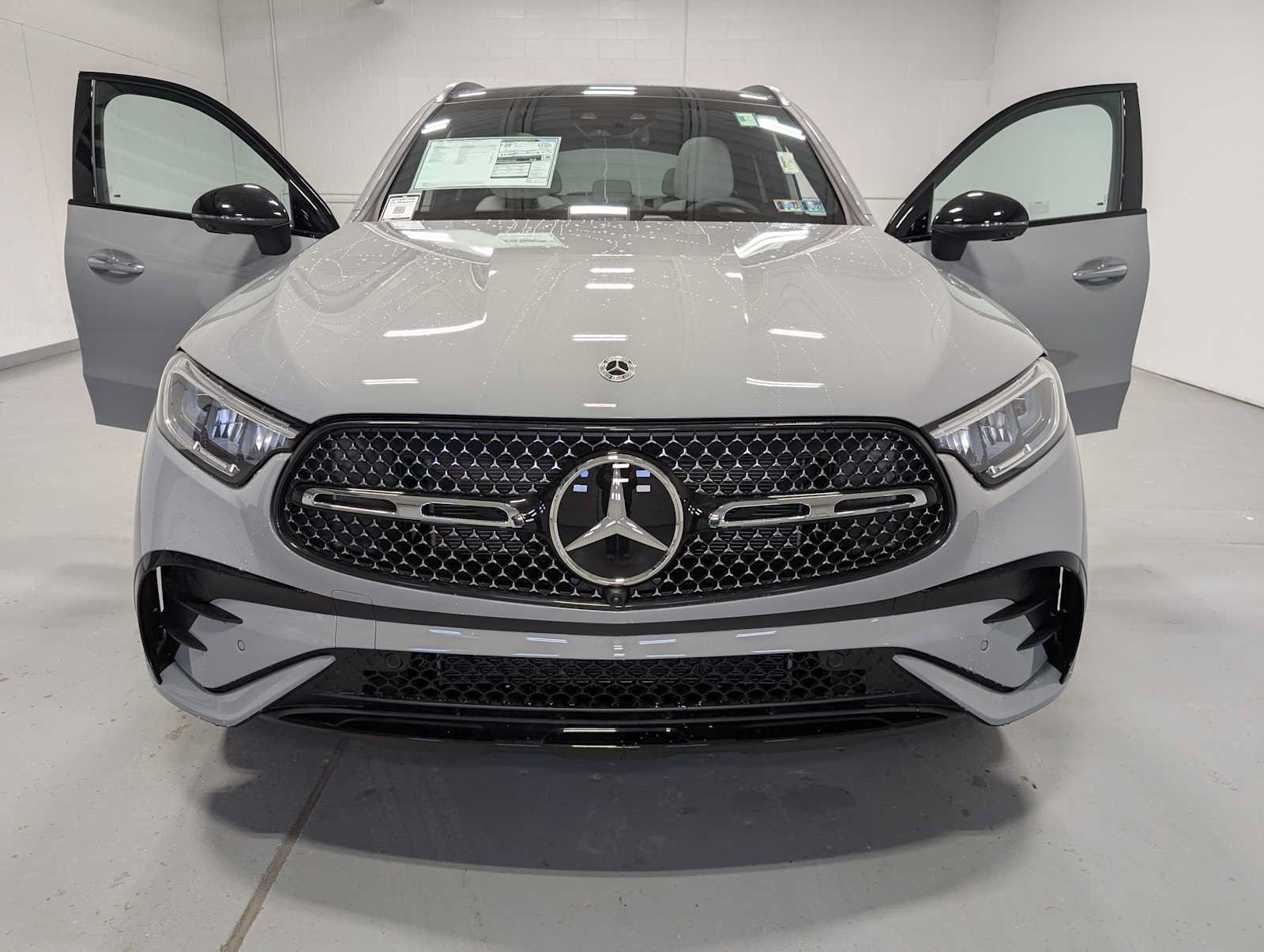 New 2026 MANUFAKTUR Alpine Grey Mercedes-Benz GLC 300 image 13