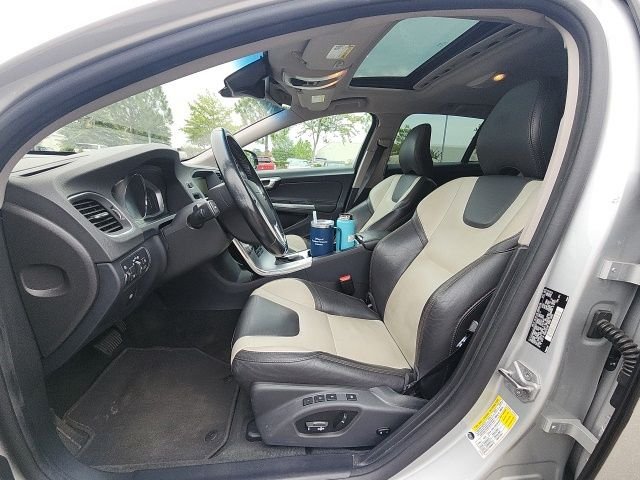 Used 2017 Silver Volvo T5 image 19