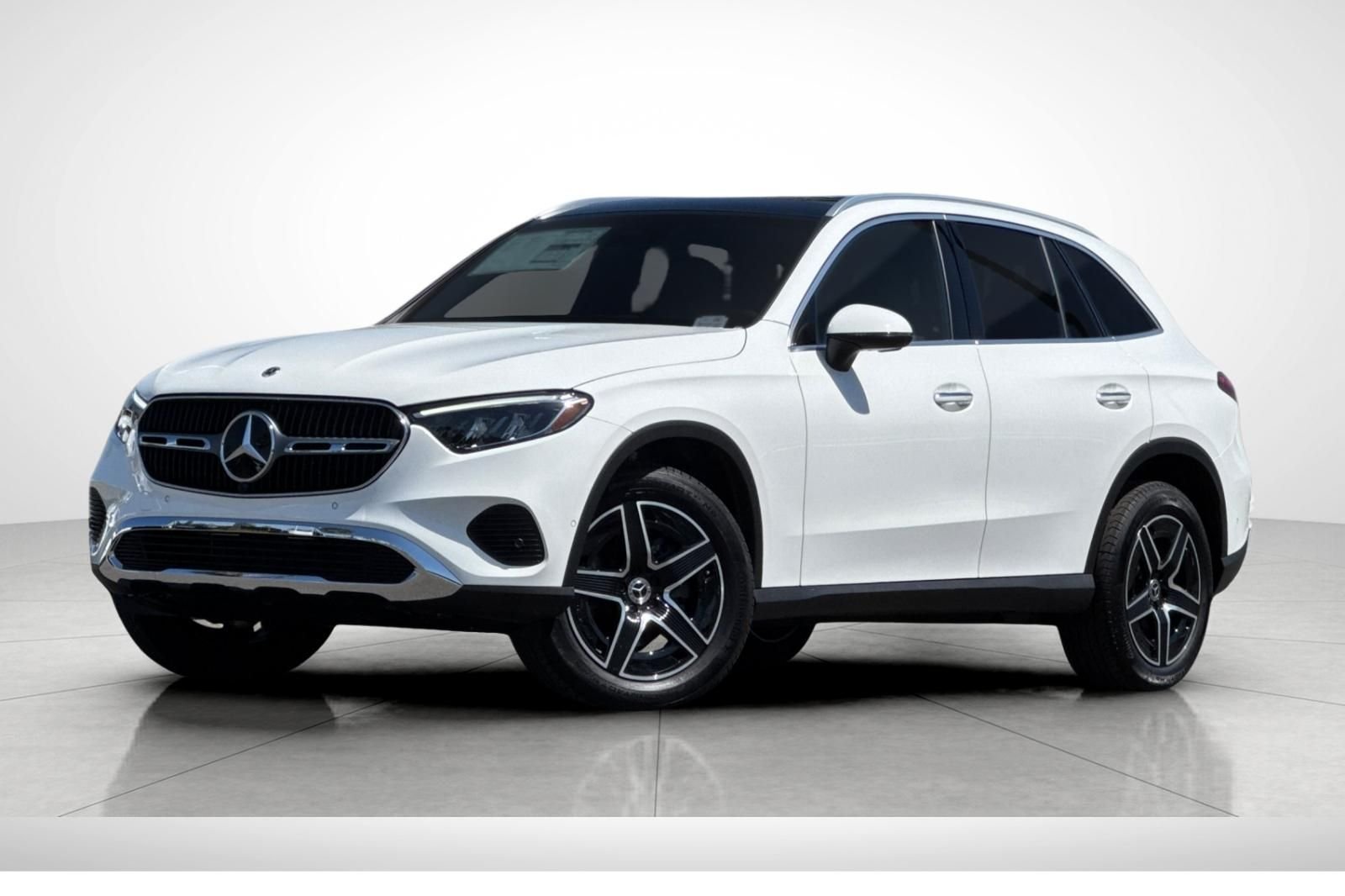 2026 Mercedes-Benz GLC GLC 300's photo