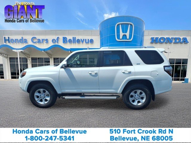 Used 2017 Super White Toyota SR5 Premium 4WD image 8