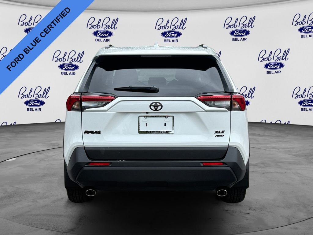 Used 2025 Beige Toyota XLE Premium image 6