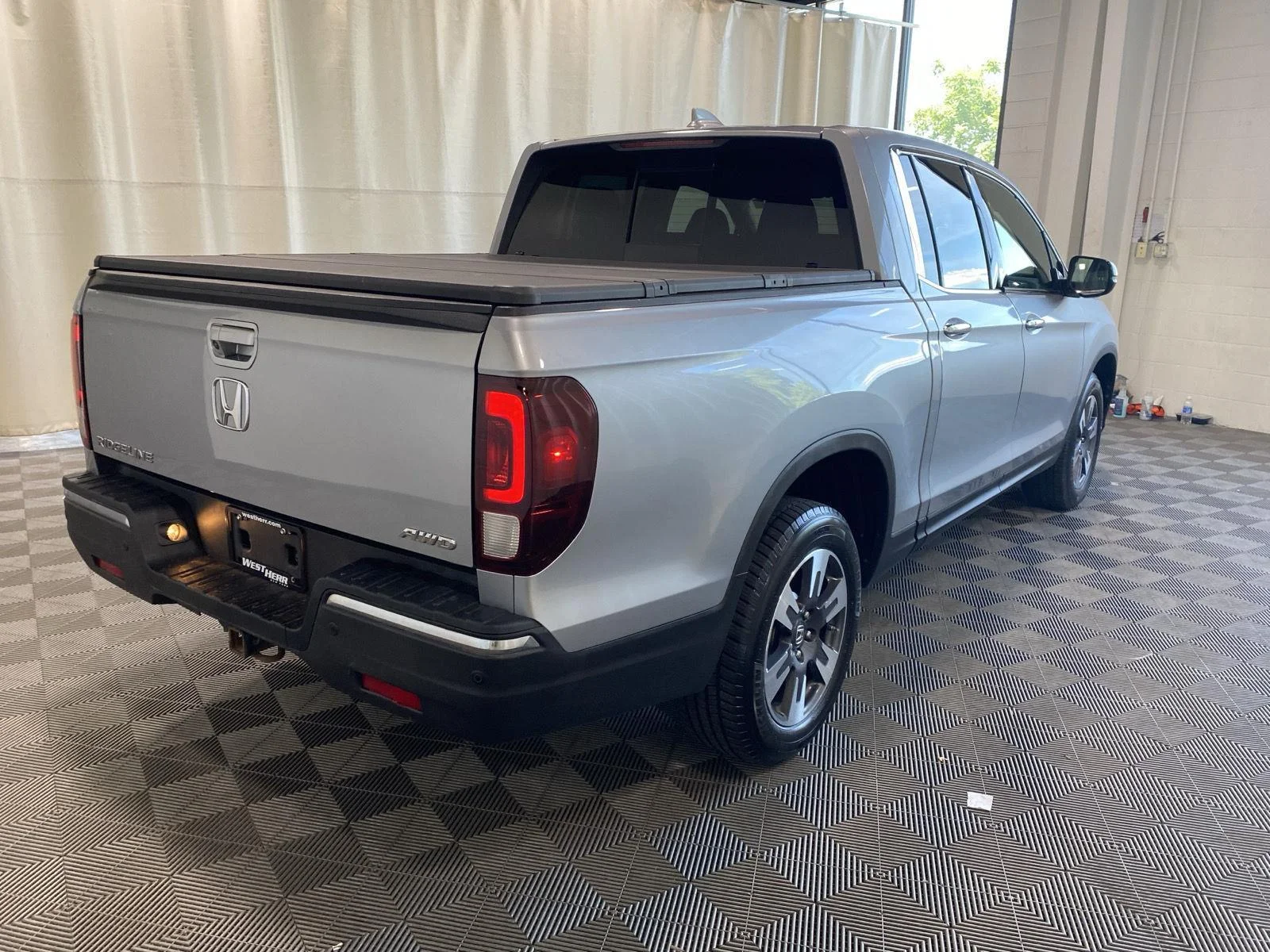 Used 2017 Modern Steel Metallic Honda RTL-E image 7
