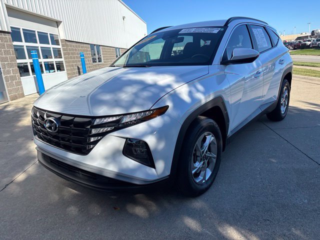 Used 2024 White Pearl Hyundai SEL image 3