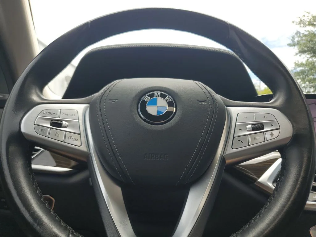 Used 2020 Black BMW xDrive40i image 24