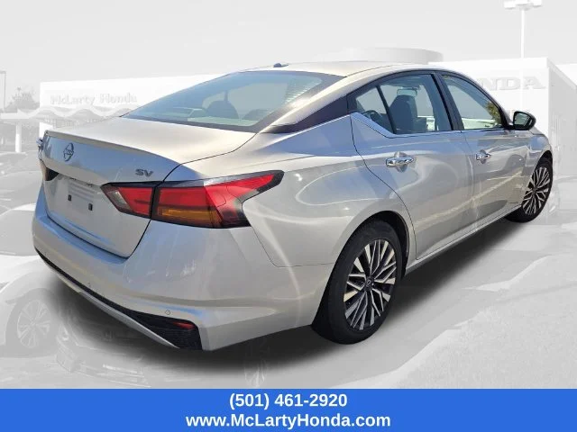 Used 2024 Silver Nissan 2.5 SV image 4