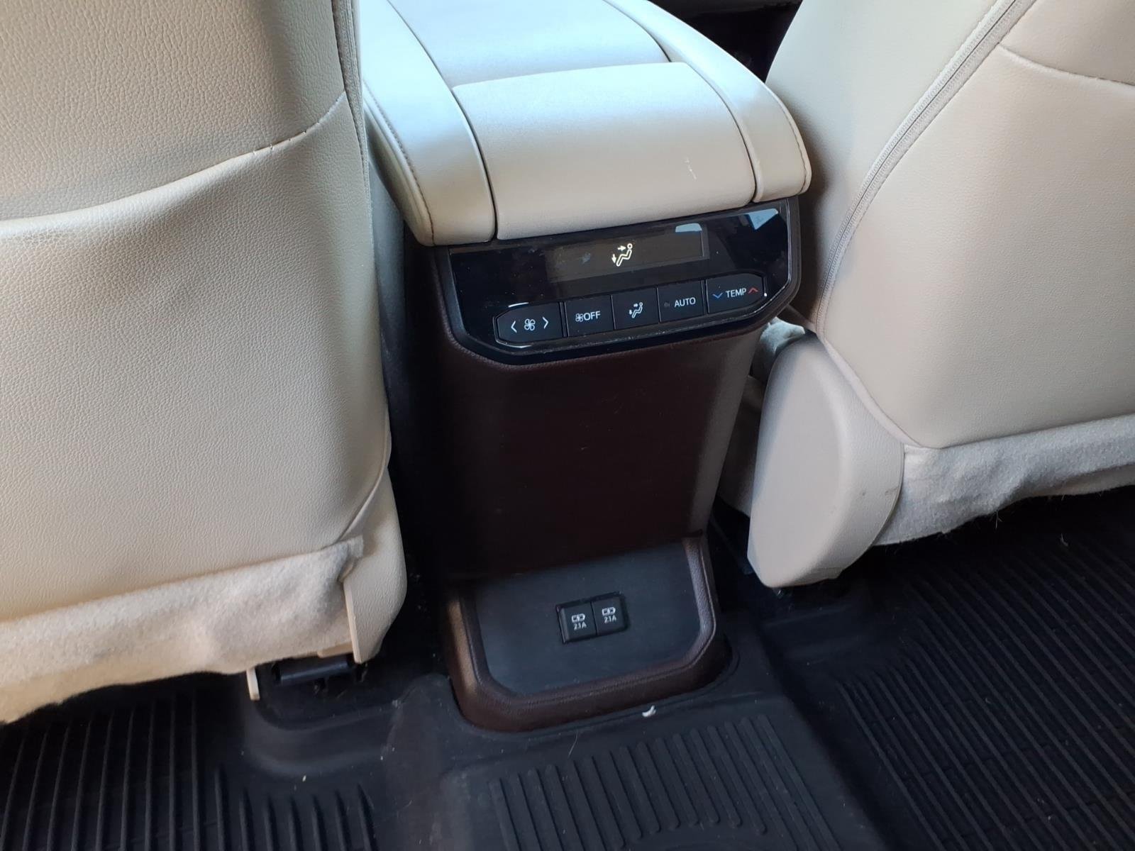 Used 2021 Blizzard Pearl Toyota XLE image 18