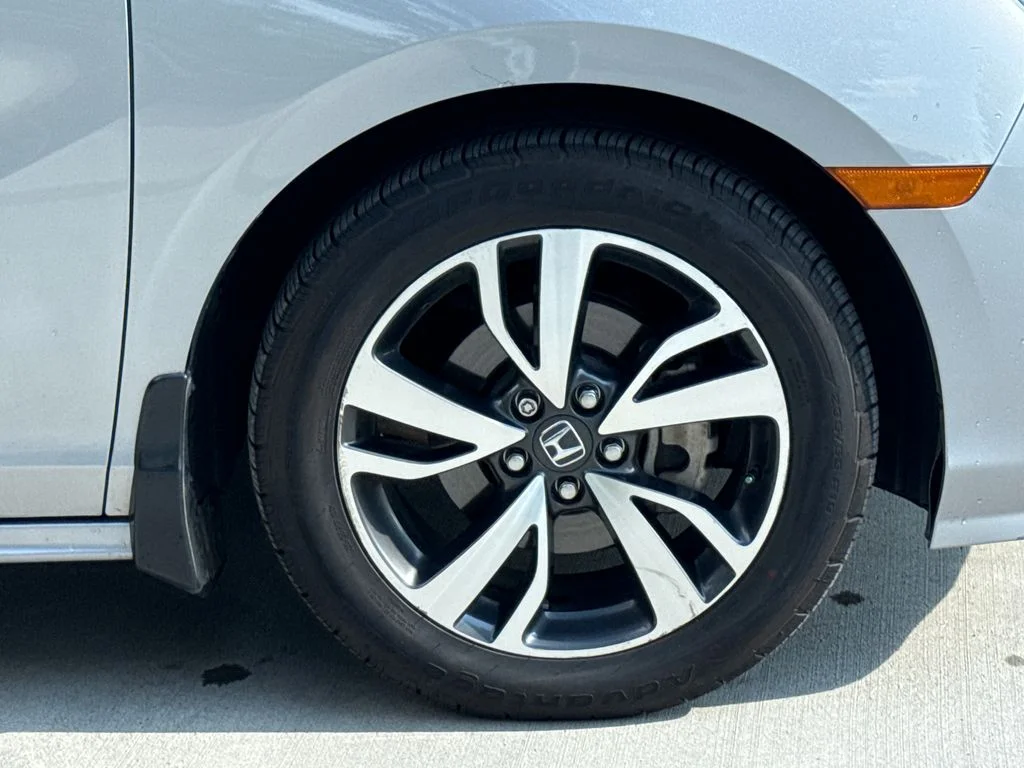 2021 Honda Odyssey Touring - Photo 11