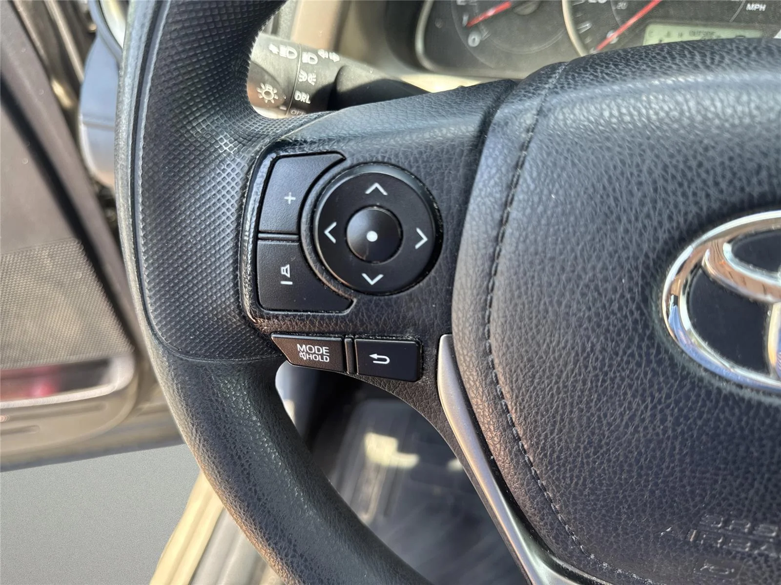 Used 2014 Pyrite Mica Toyota LE image 21