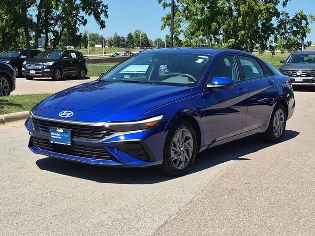 Certified Used 2024 Blue Hyundai SEL image 3