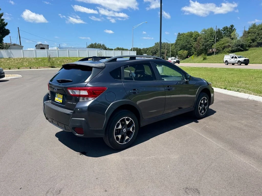 Used 2018 Gray Subaru 2.0i Premium image 3