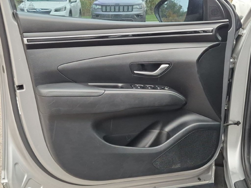 Used 2022 Silver Hyundai SEL image 12