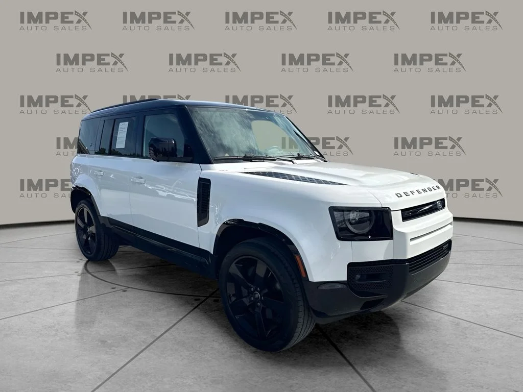 Used 2023 White Land Rover X-Dynamic SE image 4