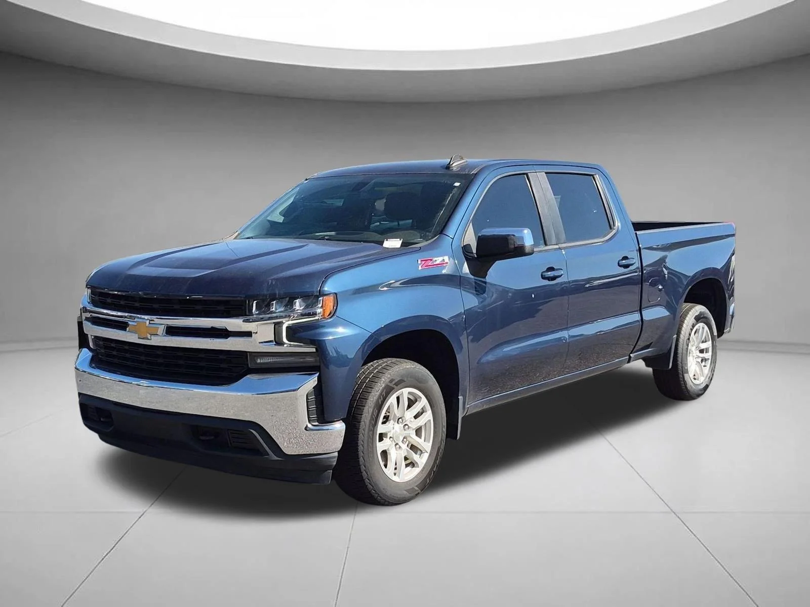 Used 2021 Northsky Blue Metallic Chevrolet LT image 1