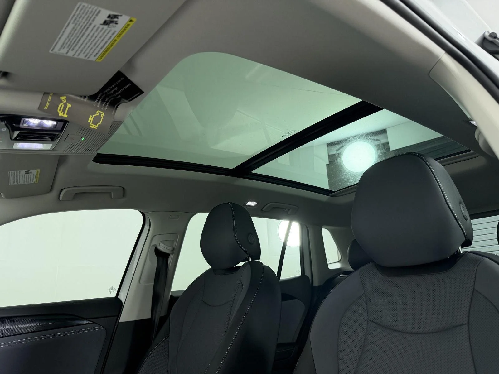 New 2026 Pure White Volkswagen SE image 32