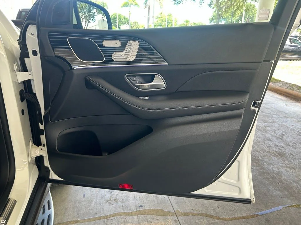 Used 2025 White Mercedes-Benz GLE 450 image 27