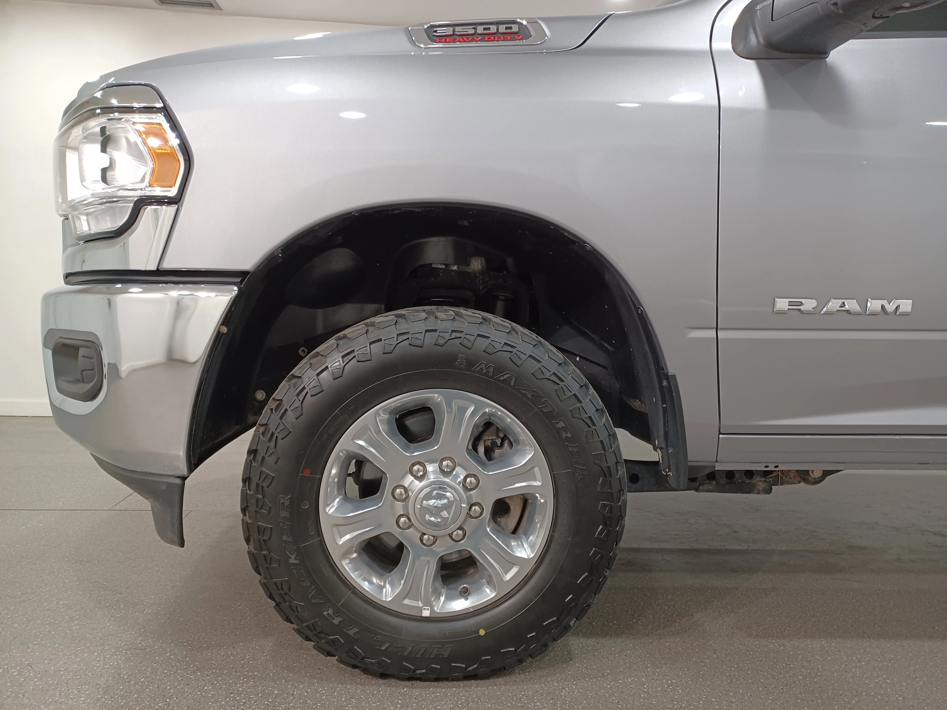 Certified Used 2024 Billet Silver Metallic Ram Bighorn 6.4L HEMI | 4x4 | 6 Pass | 6 Foot Box | Trailer Mirrors & Brake | Park Assist image 18