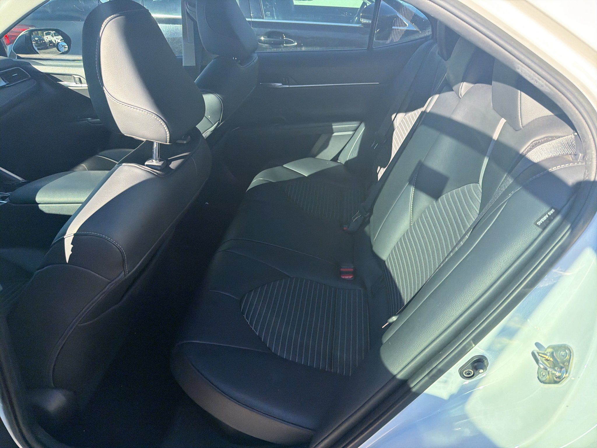 Used 2020 Super White Toyota Hybrid SE image 7