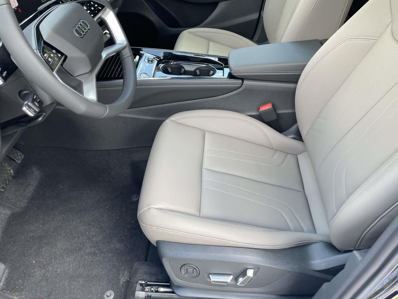 New 2026 0E0E/Black Audi S line image 15