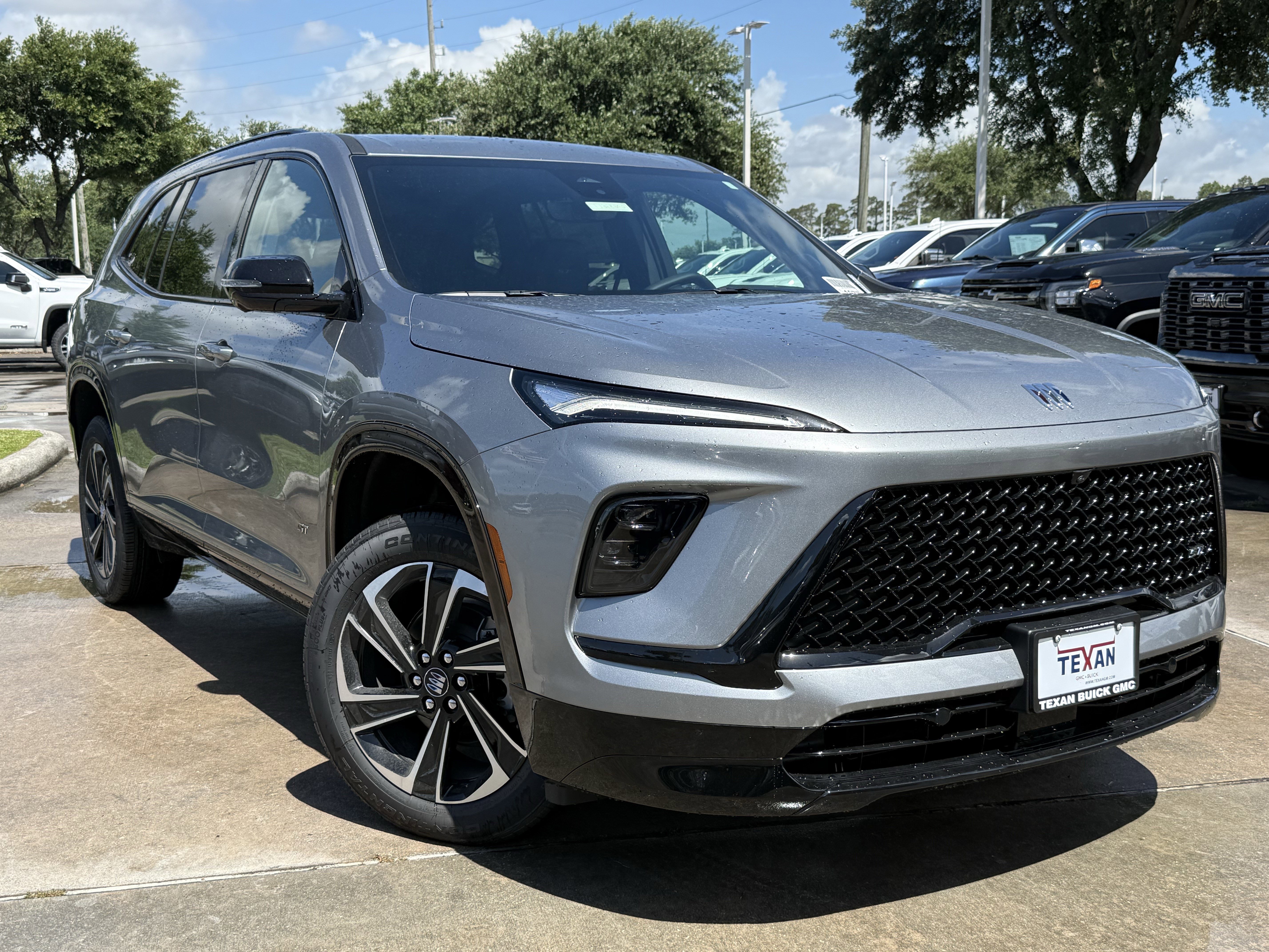 2026 Buick Enclave Sport Touring - Photo 2