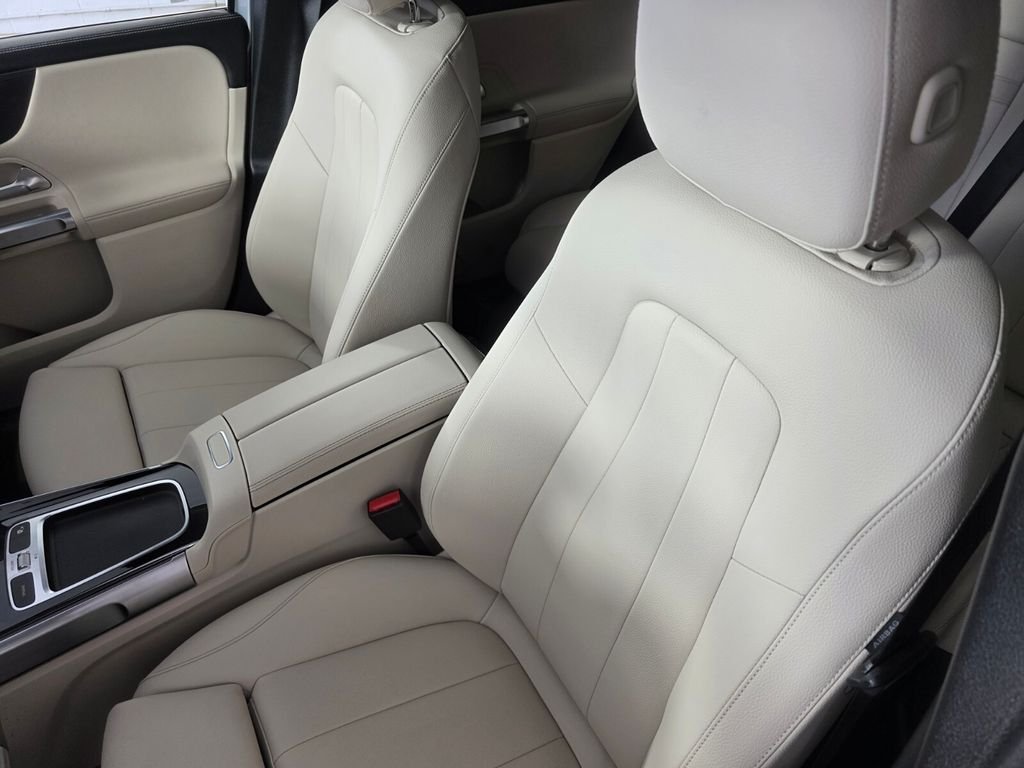 New 2026 Cirrus Silver Metallic Mercedes-Benz GLB 250 image 8