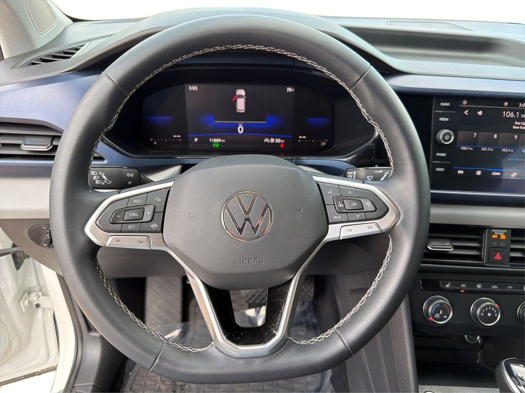 Used 2022 Pure White Volkswagen SE image 17