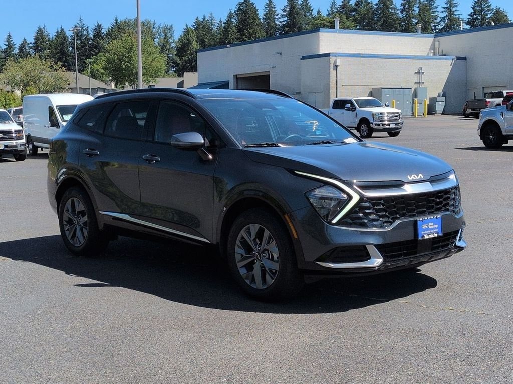 Certified Used 2023 Gravity Gray Kia SX image 7