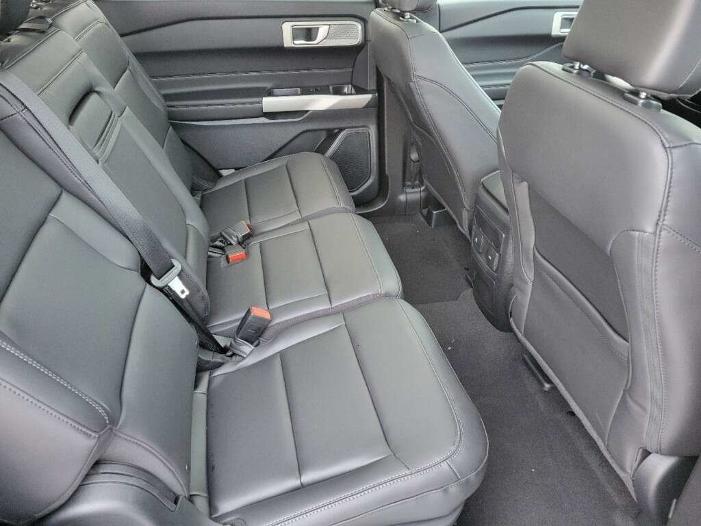 Used 2023 Black Metallic Ford XLT image 23