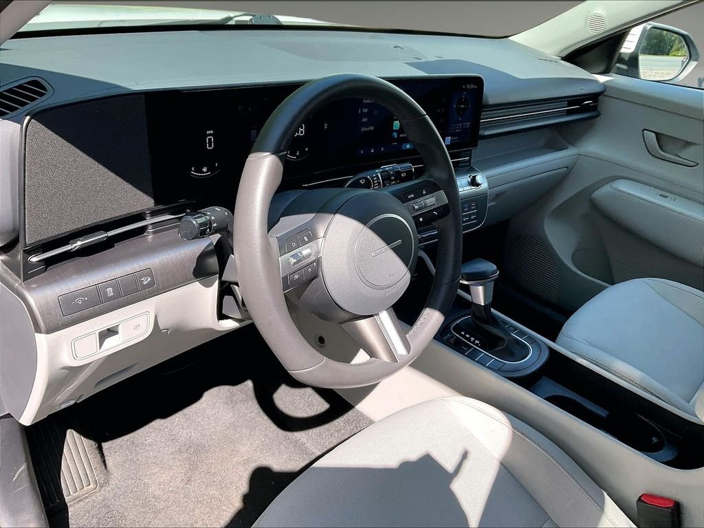 Used 2025 Atlas White Hyundai SEL image 8