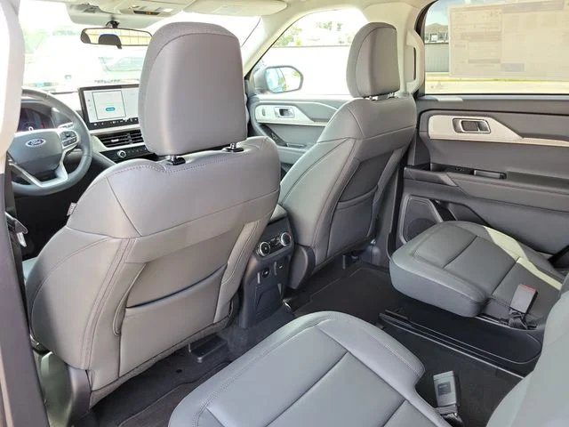 New 2026 Agate Black Metallic Ford Active image 11
