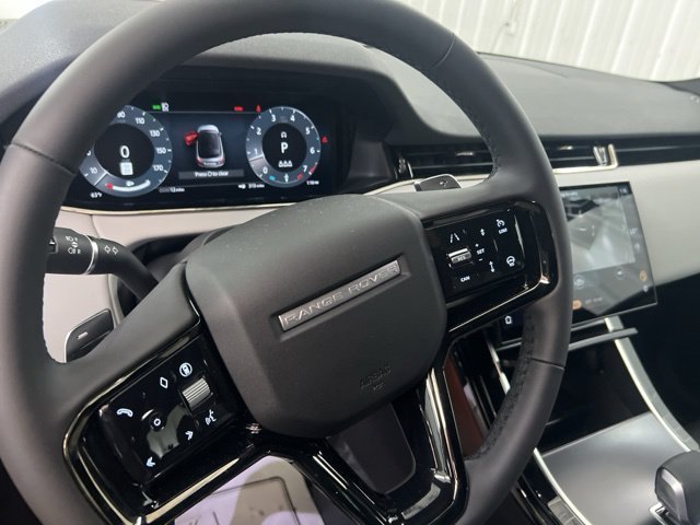 New 2026 Arroios Grey Land Rover Dynamic SE image 38
