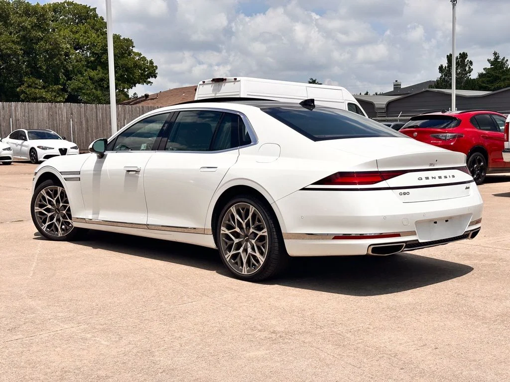 Used 2024 White Genesis 3.5T e-SC image 3