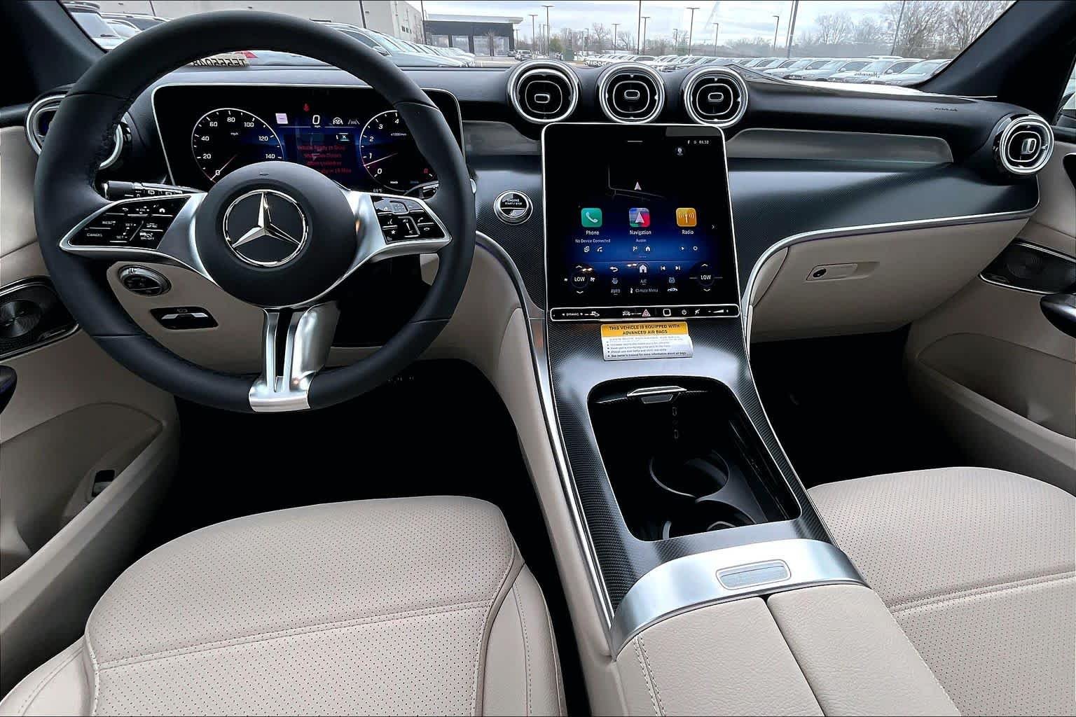 New 2026 Polar White Mercedes-Benz GLC 300 image 5