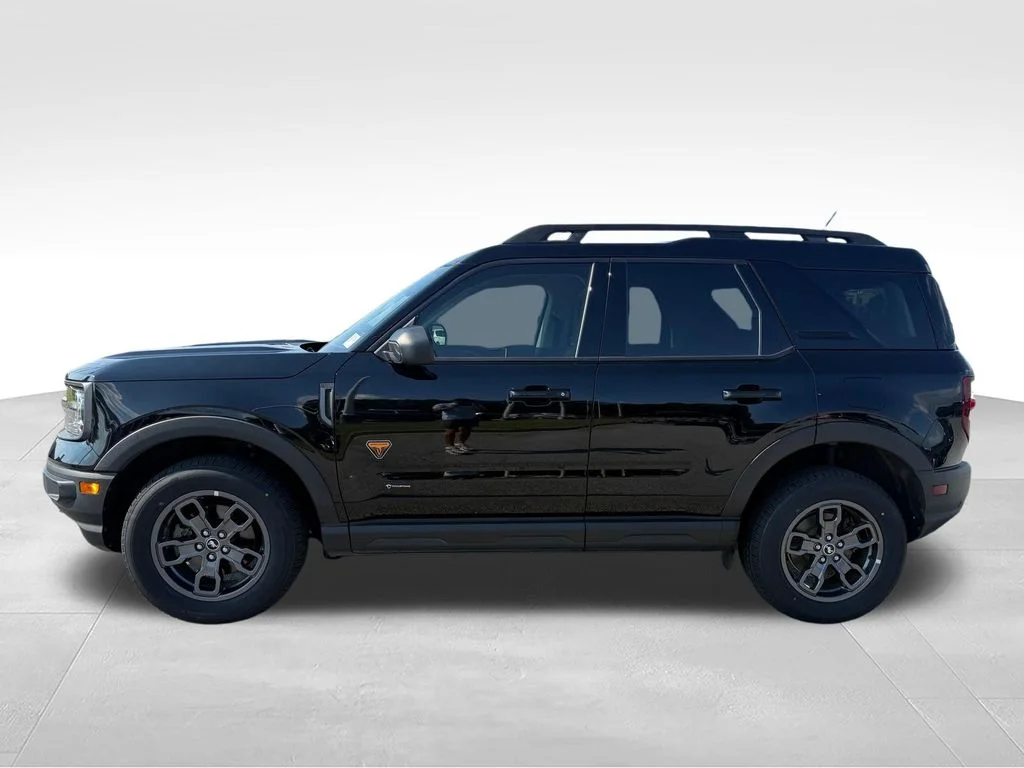 Used 2022 Black Ford Badlands image 2